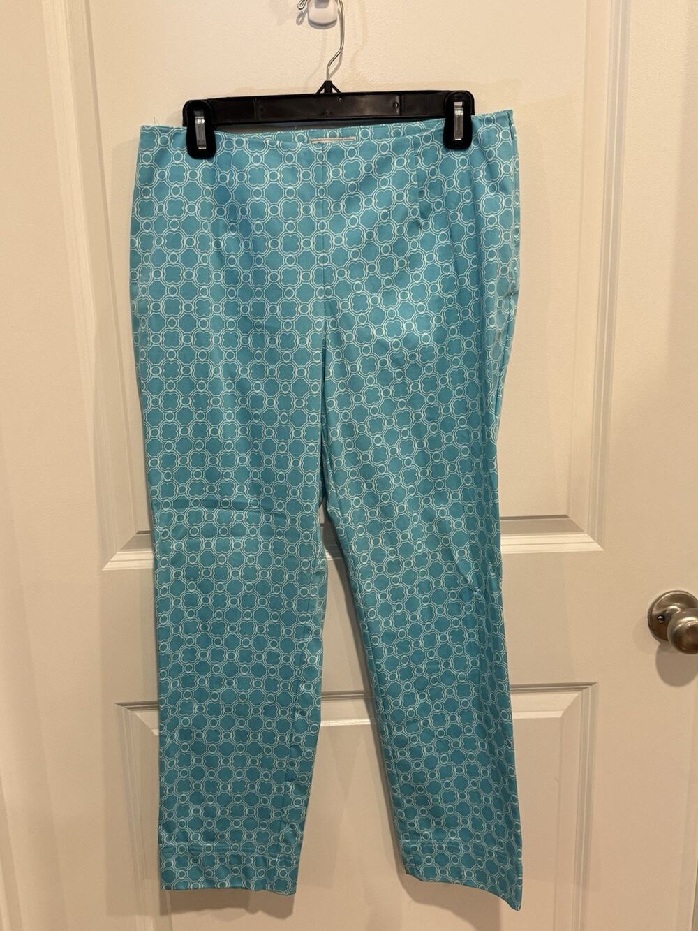 Charter Club Classic Fit Side Zip Pants Size 8P Women's Capri's Blue/White